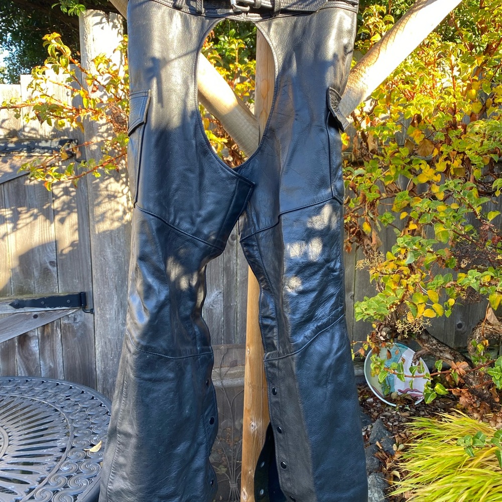 Nice XL American-Made Black Leather Motorcycle Chaps by Dallas Premium Leather